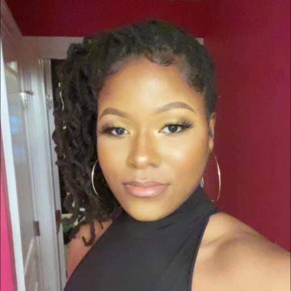 Meet your Posher, Charlene - Picture 1 of 1